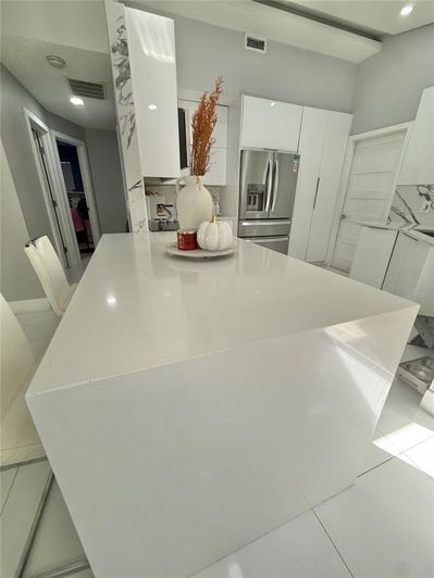 Image No.11-3 Bed Property for sale