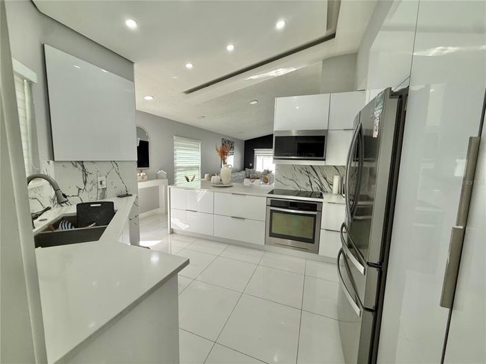 Image No.13-3 Bed Property for sale