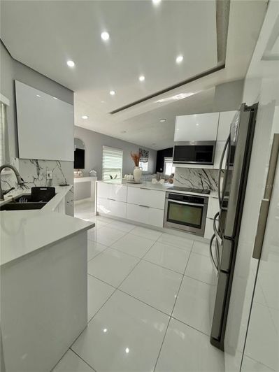 Image No.16-3 Bed Property for sale