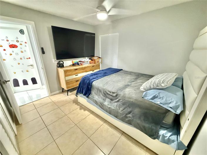 Image No.25-3 Bed Property for sale