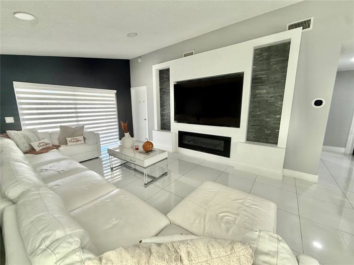 Image No.6-3 Bed Property for sale