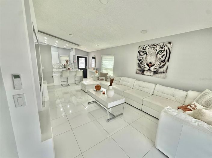 Image No.7-3 Bed Property for sale