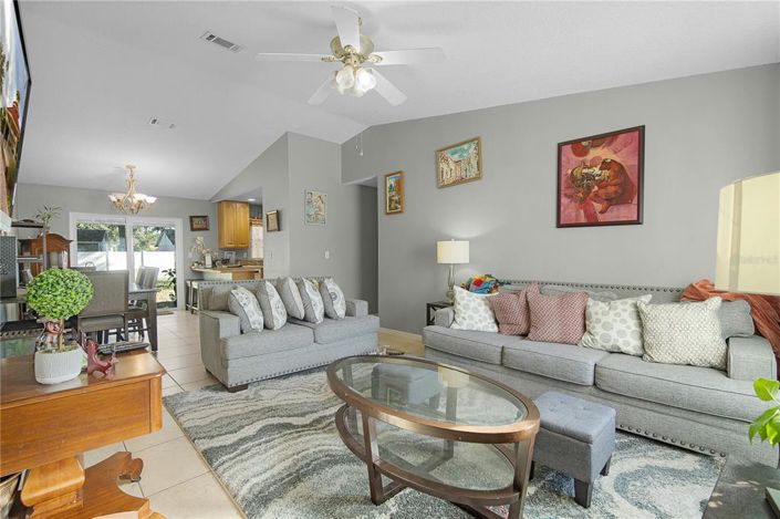 Image No.9-Propriété de 4 chambres à vendre à Kissimmee