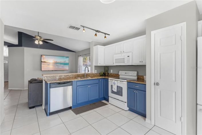 Image No.6-4 Bed Property for sale