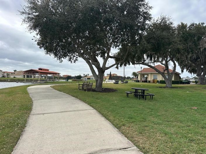 Image No.27-5 Bed Property for sale