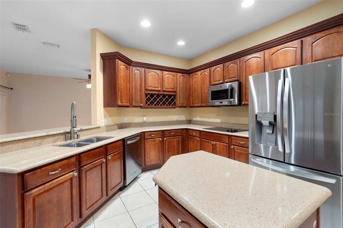 Image No.50-5 Bed Property for sale