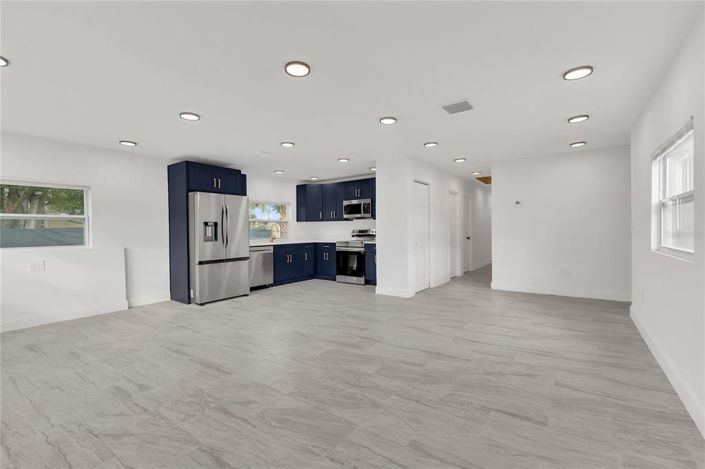 Image No.3-5 Bed Property for sale