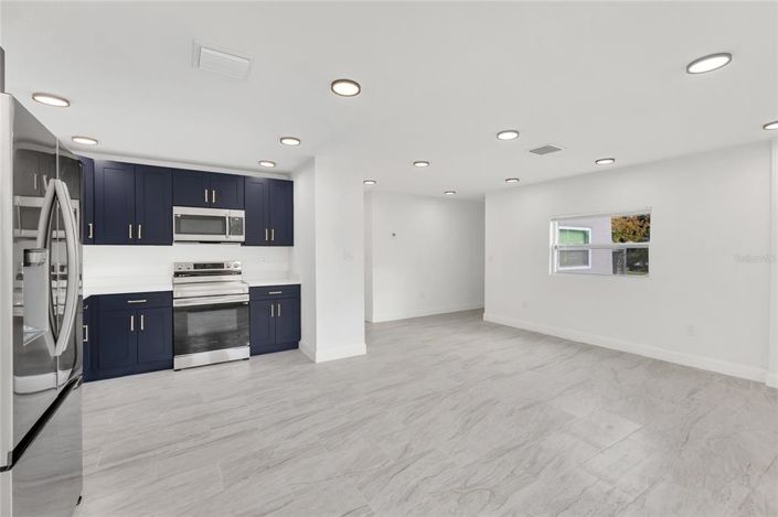 Image No.5-5 Bed Property for sale