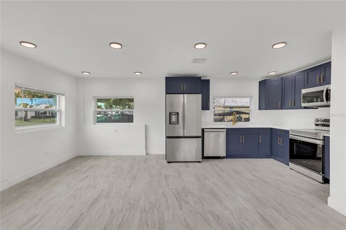 Image No.6-5 Bed Property for sale