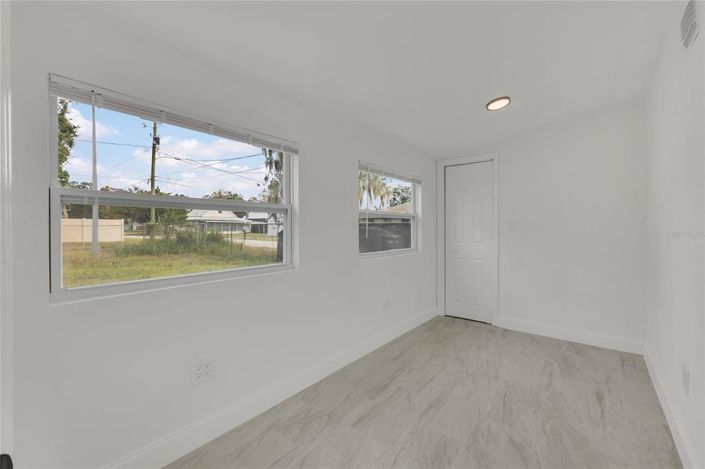 Image No.7-5 Bed Property for sale