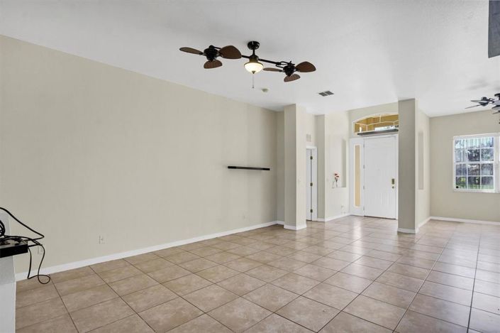 Image No.12-3 Bed Property for sale