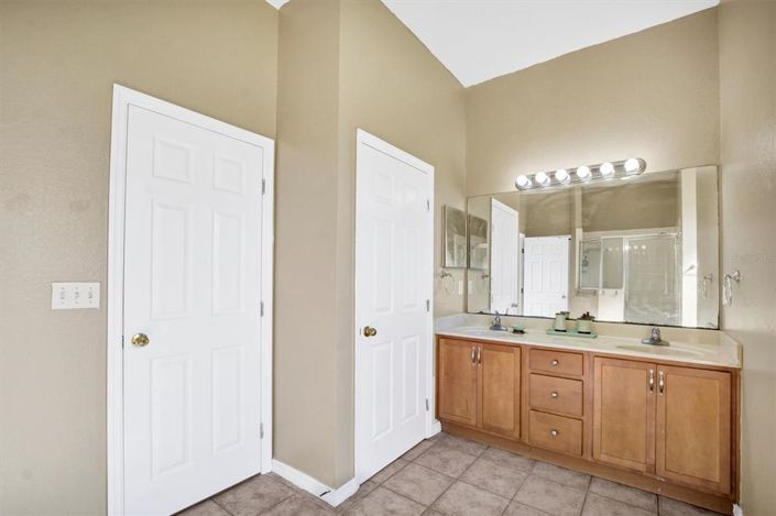 Image No.23-3 Bed Property for sale