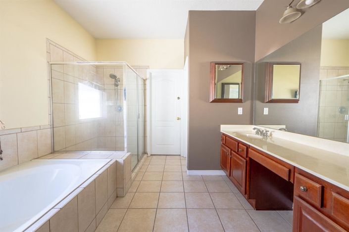 Image No.9-3 Bed Property for sale