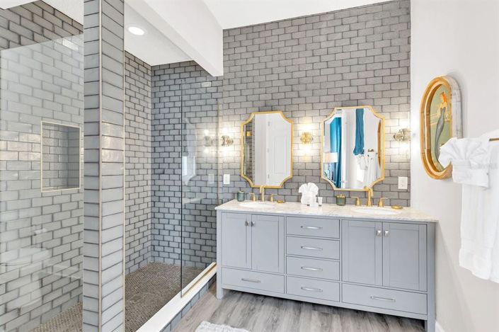 Image No.19-5 Bed Property for sale