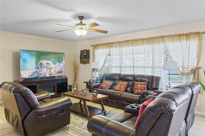 Image No.11-5 Bed Property for sale