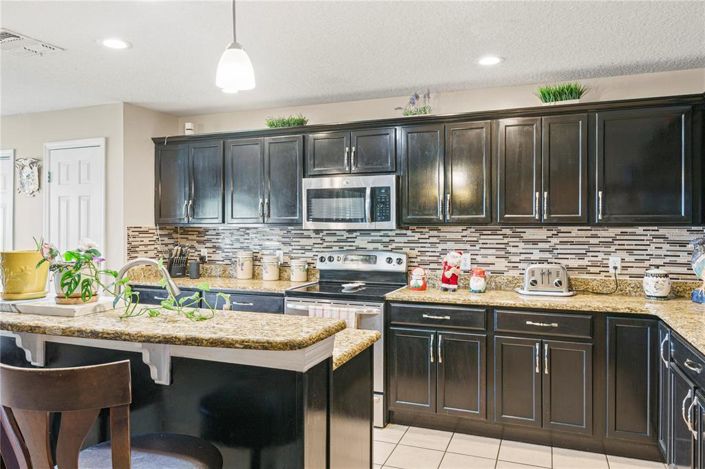 Image No.14-5 Bed Property for sale