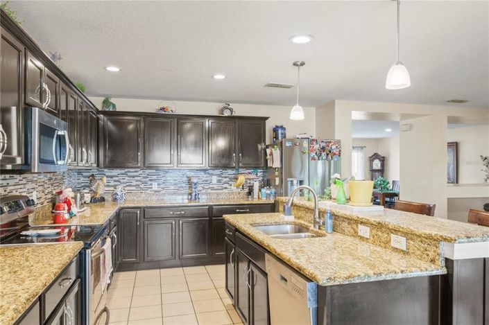 Image No.16-5 Bed Property for sale