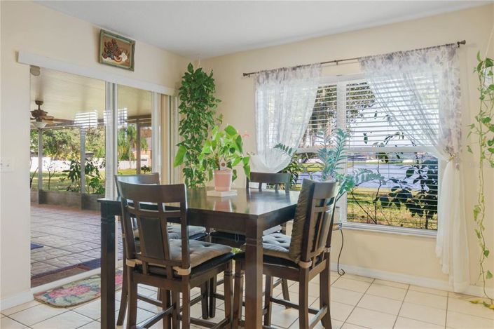 Image No.20-5 Bed Property for sale