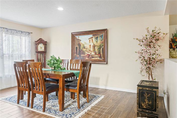 Image No.8-5 Bed Property for sale