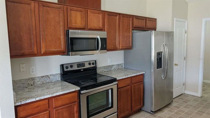 Image No.4-4 Bed Property for sale