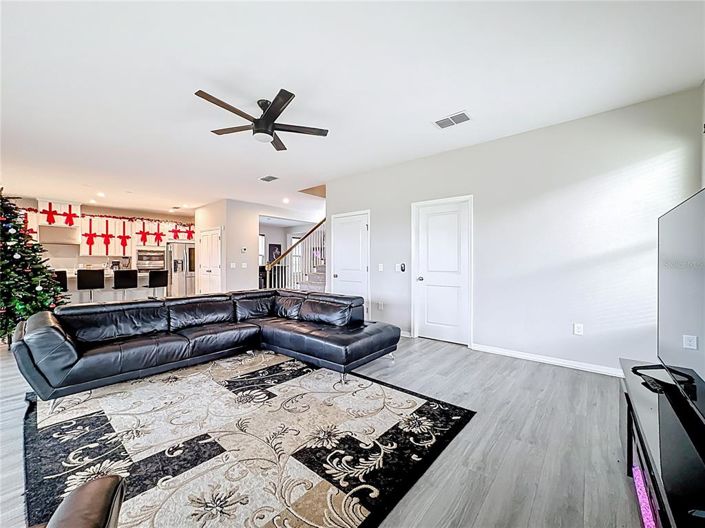 Image No.25-5 Bed Property for sale