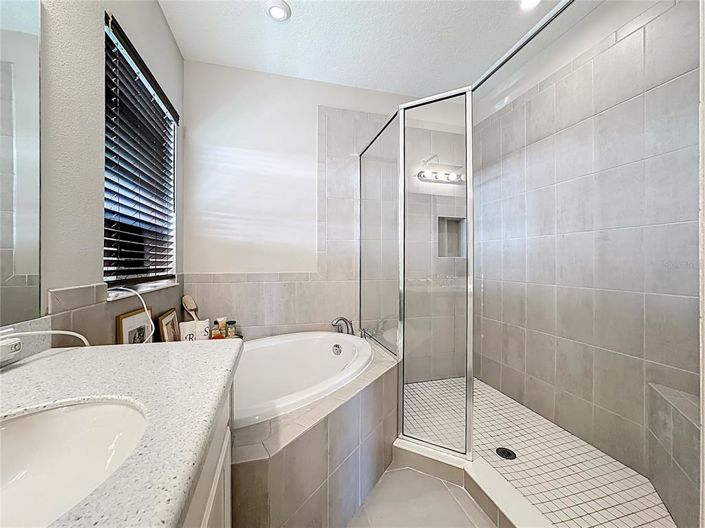 Image No.40-5 Bed House for sale