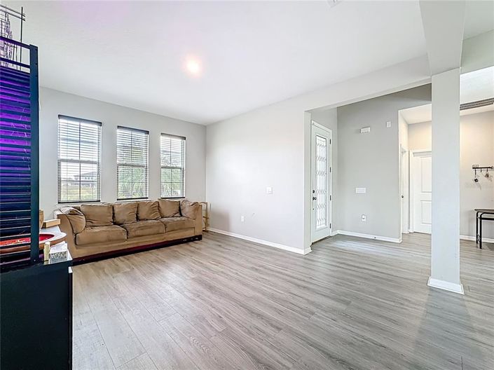 Image No.9-5 Bed House for sale