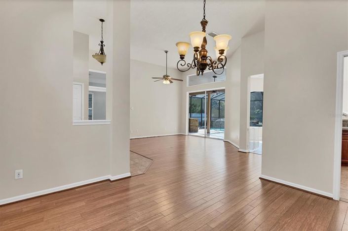 Image No.12-4 Bed Property for sale