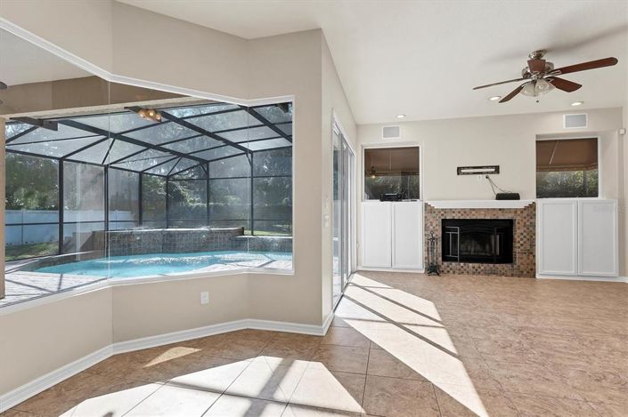 Image No.16-4 Bed Property for sale