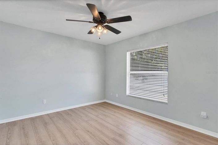 Image No.26-4 Bed Property for sale