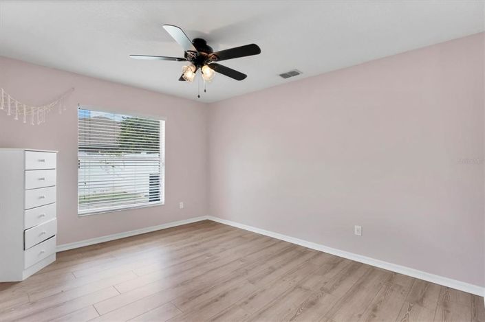 Image No.32-4 Bed Property for sale