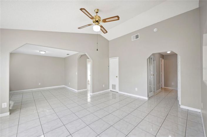 Image No.3-Propriété de 4 chambres à vendre à Kissimmee