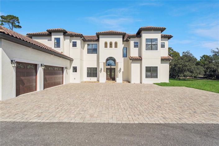 Image No.2-6 Bed Property for sale