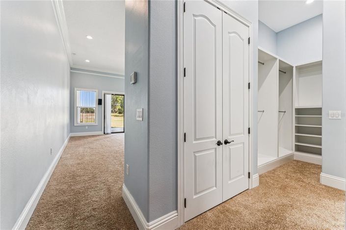 Image No.21-6 Bed Property for sale