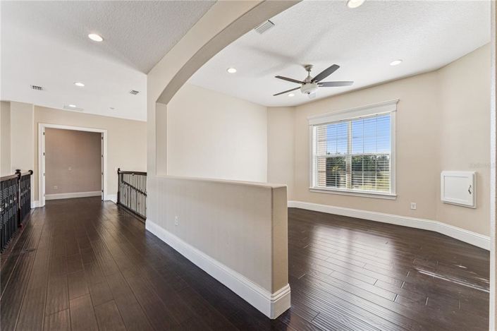 Image No.23-6 Bed Property for sale