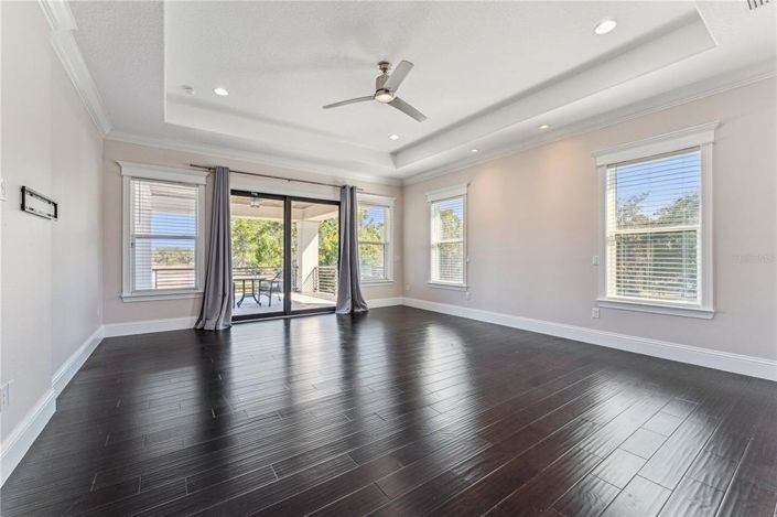 Image No.25-6 Bed Property for sale