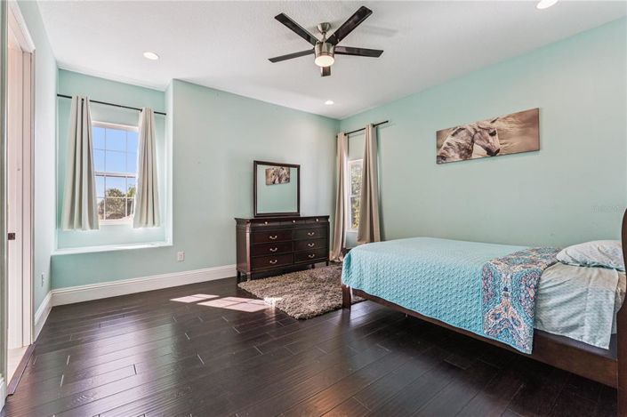 Image No.29-6 Bed Property for sale