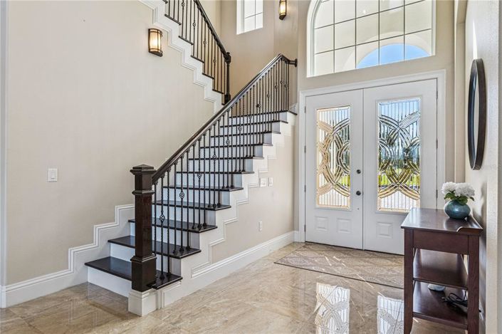 Image No.5-6 Bed Property for sale