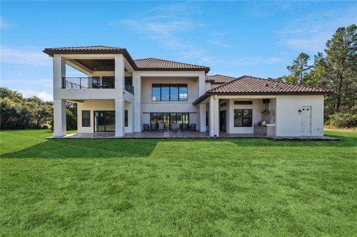 Image No.52-6 Bed Property for sale