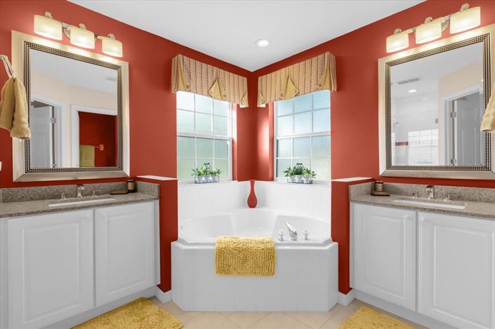 Image No.26-7 Bed Property for sale