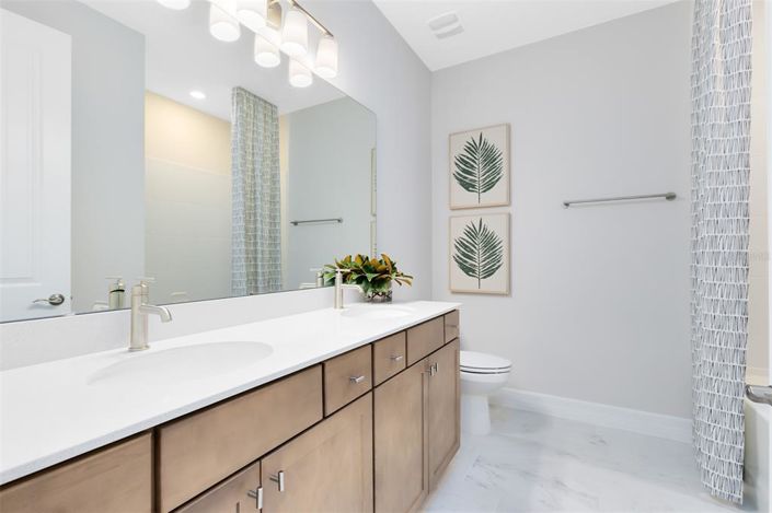 Image No.26-6 Bed Property for sale