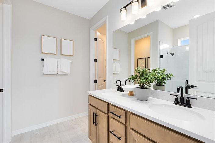 Image No.15-4 Bed Property for sale