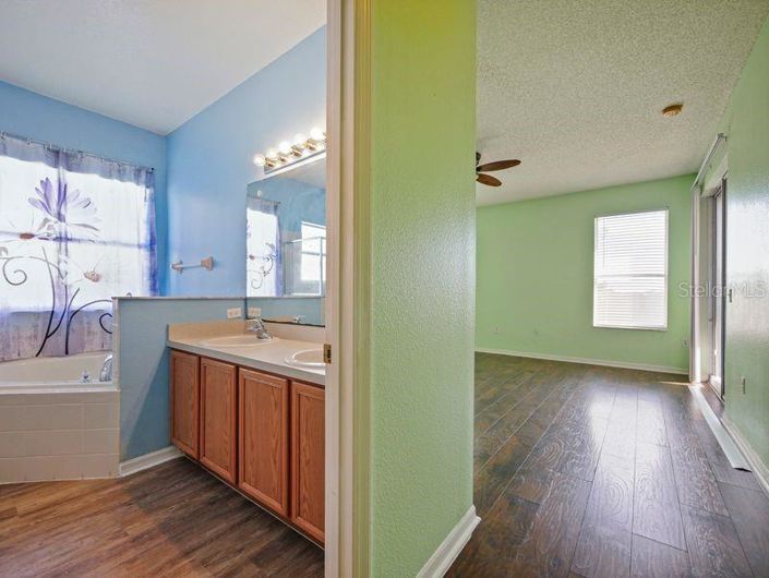 Image No.19-4 Bed House for sale