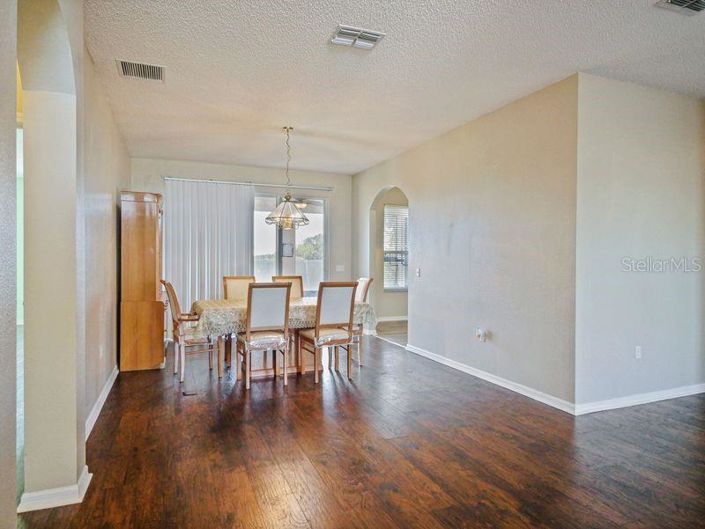 Image No.6-4 Bed House for sale