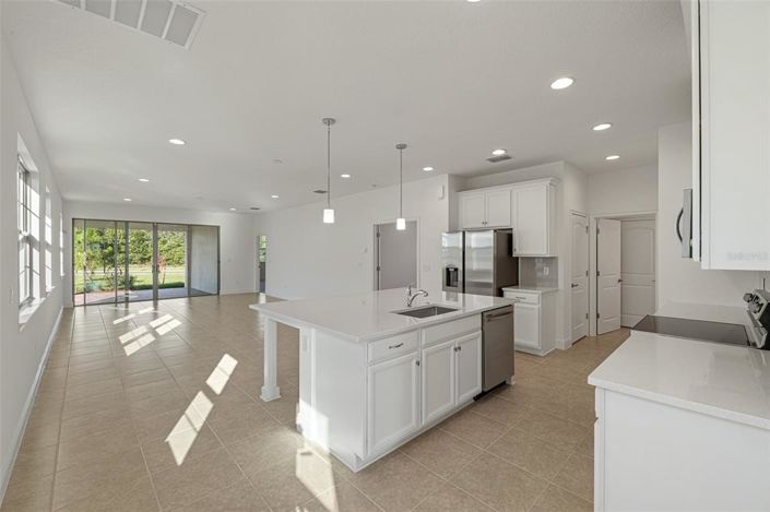 Image No.10-5 Bed Property for sale