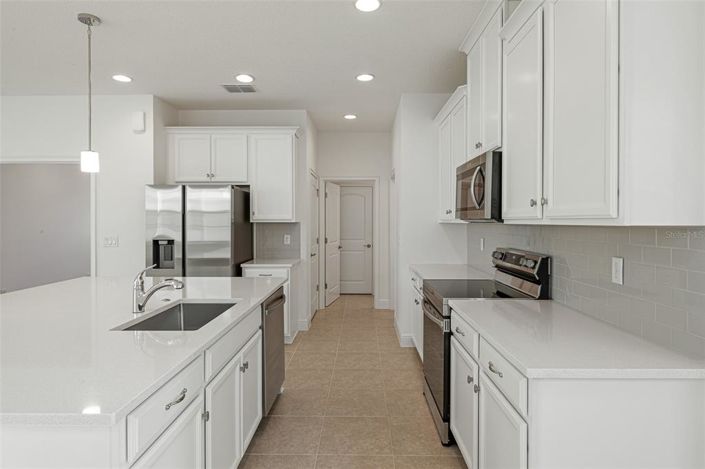 Image No.11-5 Bed Property for sale