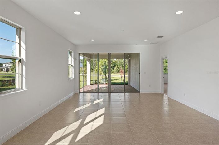 Image No.14-5 Bed Property for sale