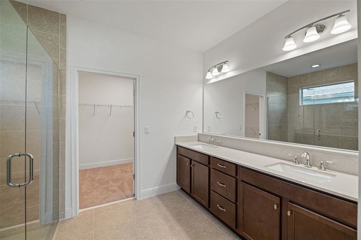 Image No.17-5 Bed Property for sale