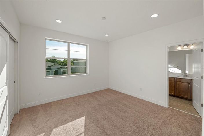 Image No.27-5 Bed Property for sale