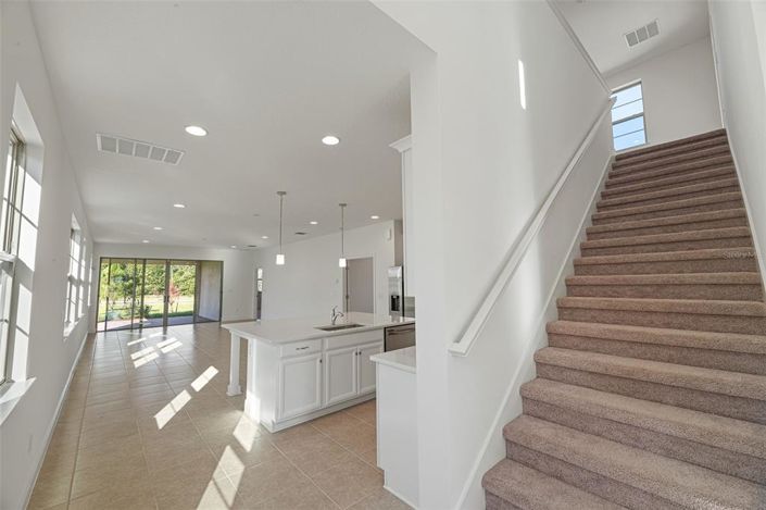 Image No.9-5 Bed Property for sale